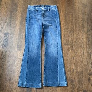 Liver pool denim. With stretch. Mid-high rise